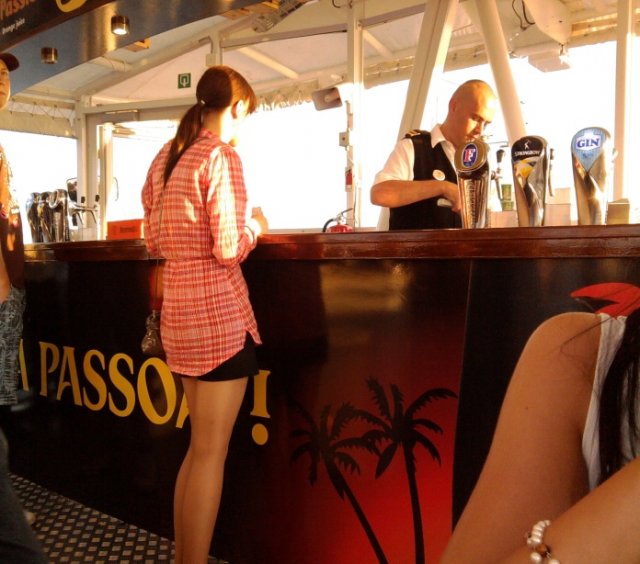 NRJ:n bileristeily-paatin yläbaari.