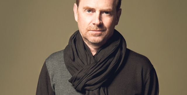 Bristolilainen Nick Warren tanssittaa yli 20 vuoden kokemuksella.