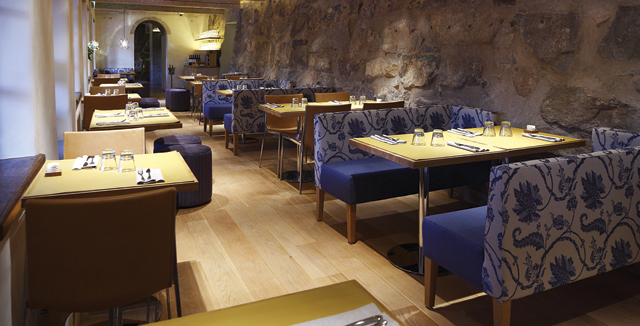 Kieltolain aikaan Pinellan pylväikkö toimi pirtuvarastona.