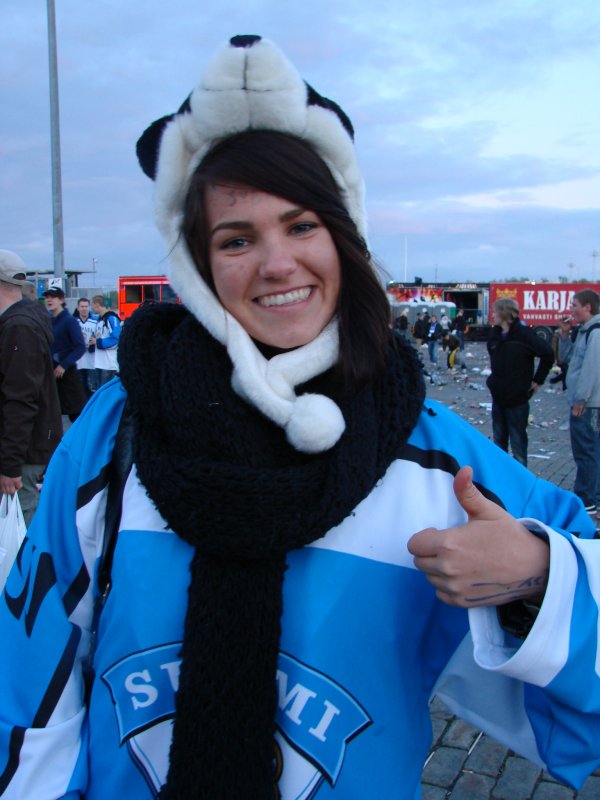 Opiskelija Maria, 17, oli laittanut päähänsä pandan. Leijona lienee talletettuna sydämeen.