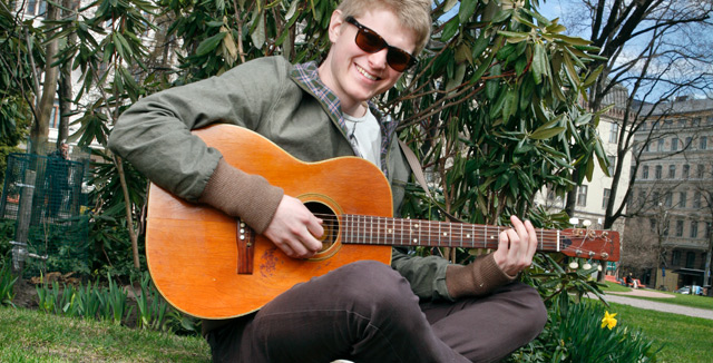 Axel Ehnströmillä on suomenruotsalaisuudestaan identiteettikriisi, sillä hän ei halua edustaa pelkkää vähemmistöä.