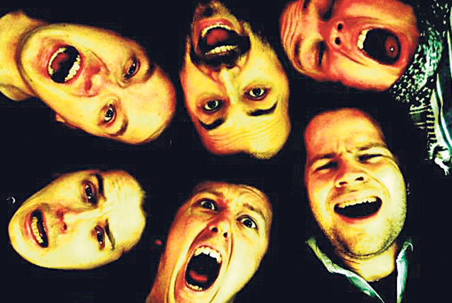 Kansantauti Oranssilla.