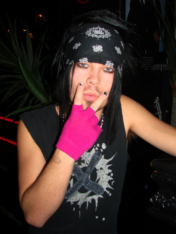 Bar Bäkkäri 14.10. Tuomas, 21, ”pitää hauskaa ja nauttii elämästä”. Kuva kertoo lopun.