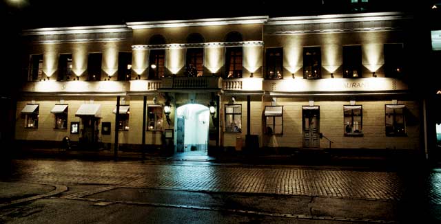 G.W.Sundmansilla kosiskellaan nuoremman yleisön suosiota.