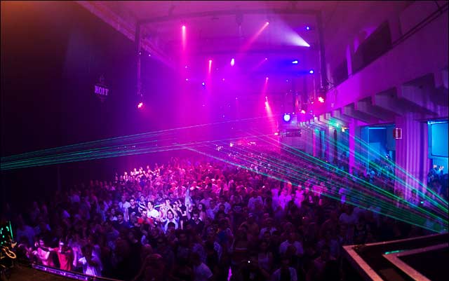 Colors-festivaali järjestetään nyt neljättä kertaa Kaapelitehtaalla.