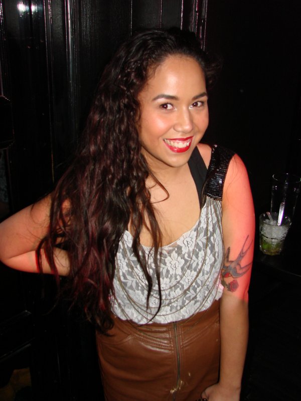 DTM 1.2. Tämä myyjä on aikamoinen Donna, 20!