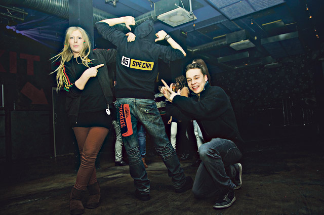 Jenni Pesonen, Janne Glad ja Roope Sulkala Oulun parhaalla tnssilattialla.