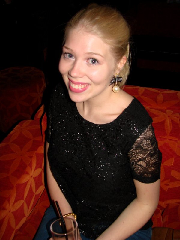 Onnela 3.3. Myyjä Vilma, 19. Fiksu ja vilmaattinen.