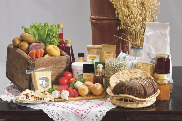 Viskaali kertoo jokaisen tuotteensa alkuperästä ja sisällöstä kasvien viljelytavoista eläinten ruokintaan.