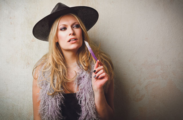 "Viime kesänä olin reilaamassa, ja kuuntelin junamatkoilla Fintelligensin biisiä En Vaihtais Päivääkään. Seitsemän kuukautta myöhemmin seison Fintelligensin kanssa Finlandiatalon lavalla."