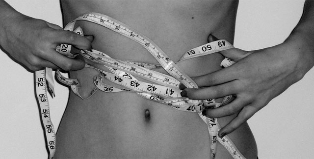 Nykyisin naiselle voi olla haasteellista rakentaa realistinen kuva omasta kehostaan.