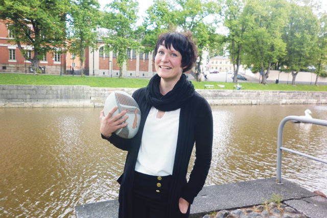 Entinen keskimatkan juoksija Piia Vuorinen on tottunut treenaamaan yksin. ”Parasta joukkuelajeissa on se, että koko porukka on kannustamassa.”