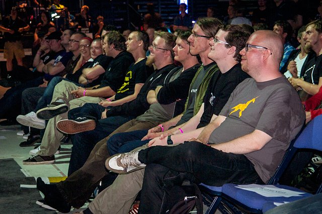 Scene.org:in palkintojen jakoa oli tullut seuraamaan ihmisiä ympäri maailmaa.