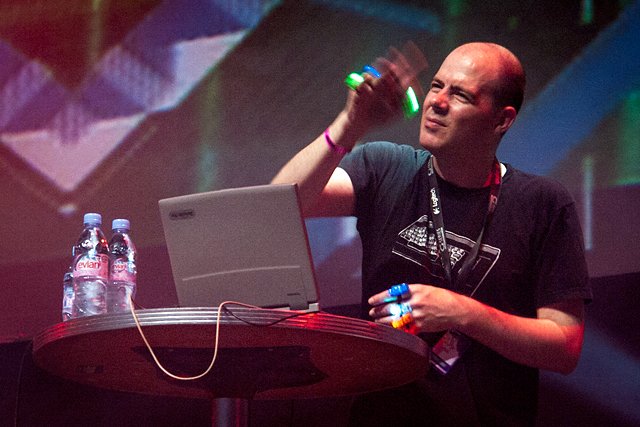 Jeroen Tel bilettää muiden mukana.