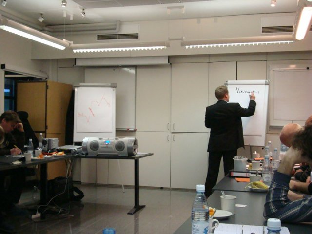 käyrää ja käppytää