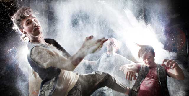 Tundramatiks esiintyy Huvilateltassa.