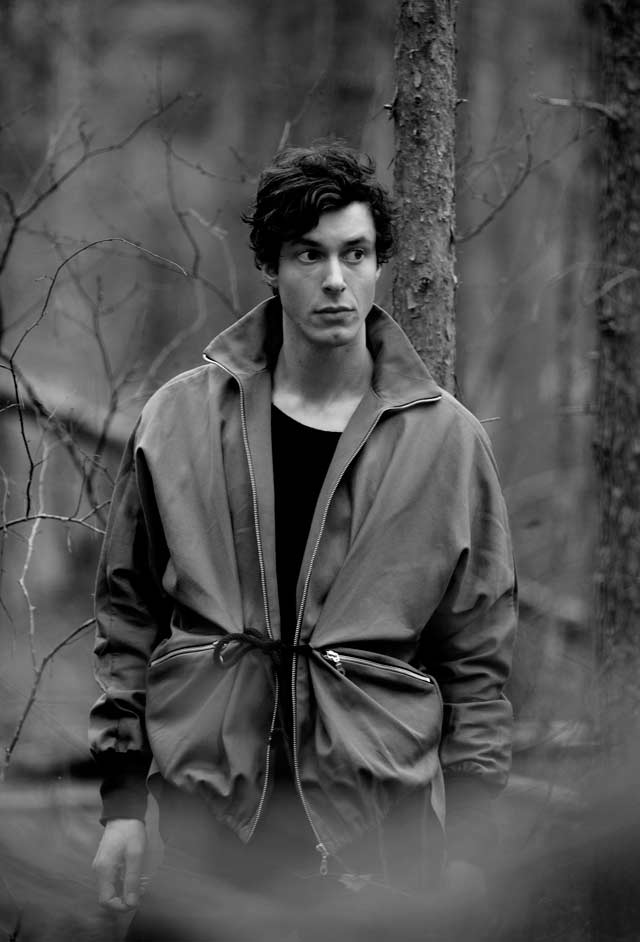 Alava on suunnitellut myös unisex-malliston, johon tämä takki kuuluu.