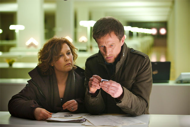 Tobias Zilliacus saa naamansa mukavasti esille Hypnotisoijassa.