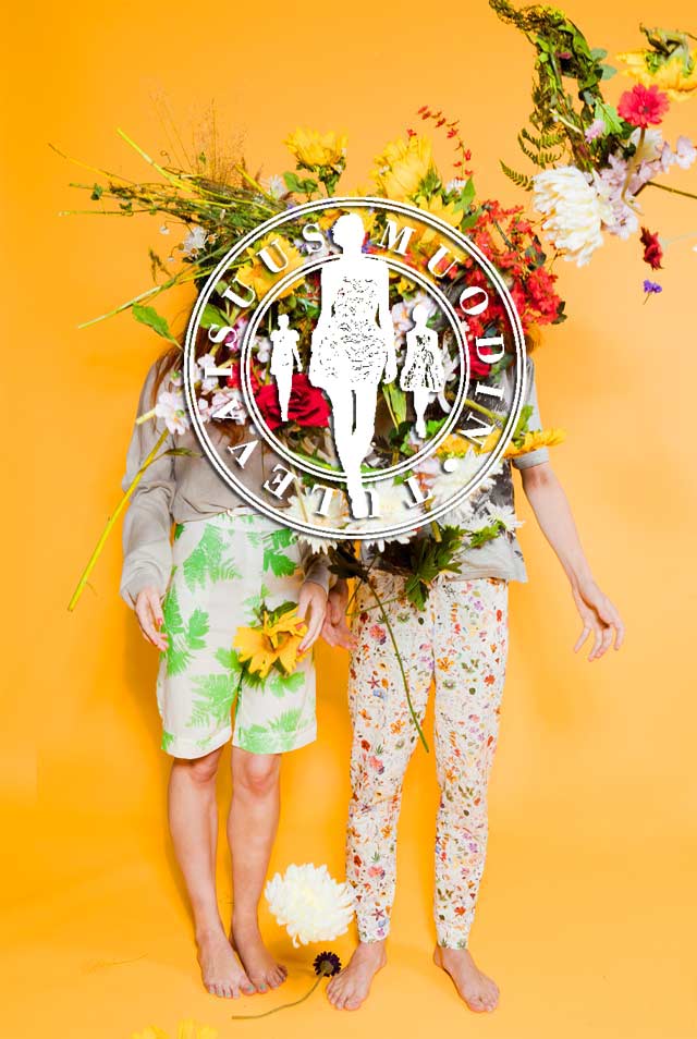 Riivarin kevätmallistossa on kukkia ja lehtiä.