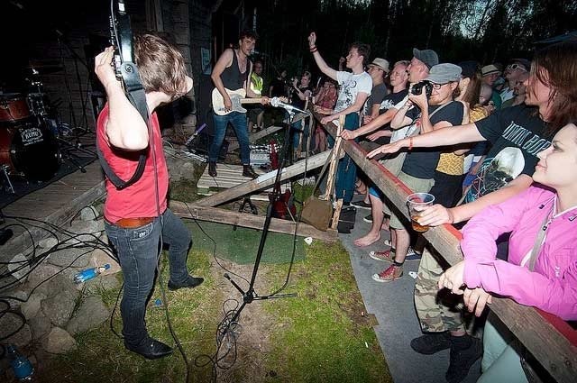 Tundramatiks heitti intiimin keikan viime vuoden Naamoilla.