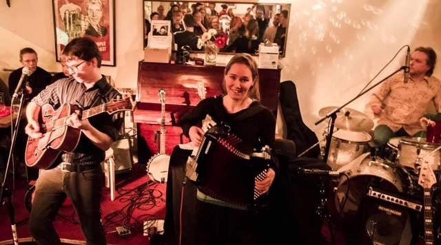 Väinö Grönin uusi iskelmä on tuttua kauraa Musiikkikahvila Soinnussa.