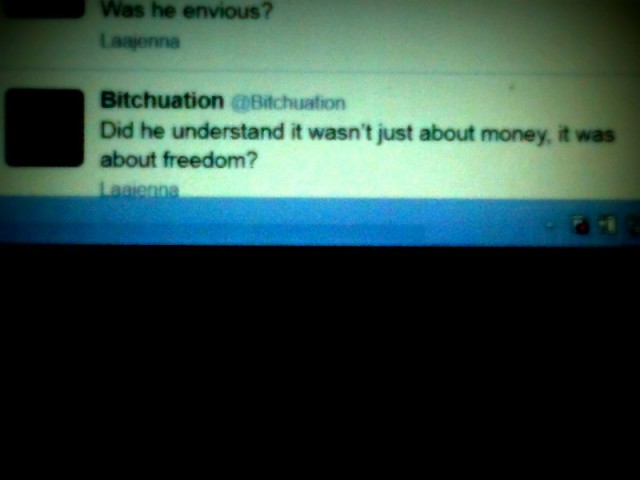 Ohjaajaa twiittaa leffaa.