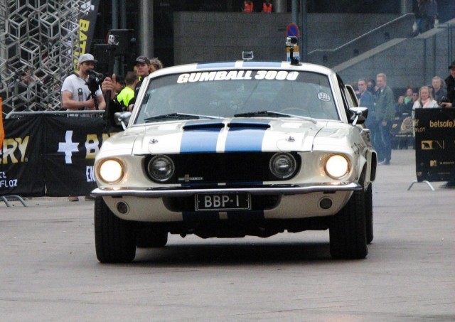 Näyttävä vanha Mustang. Heilläkin oli pientä revittely-yritystä.