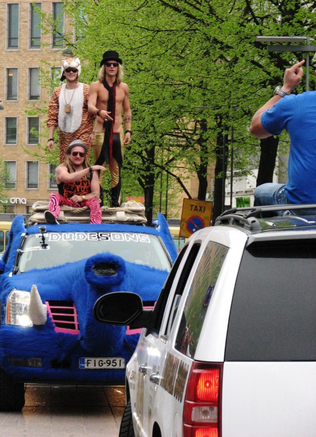 Duudsoneiden matkanteko katkesi tiesulkuun.