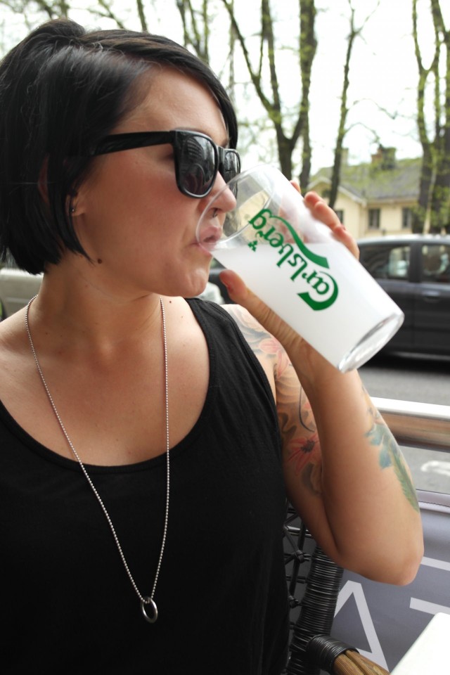 Voin kertoa että kyllä maistui. Miten perus lonkero voi olla niin hyvää kesäisin ulkona terassilla?