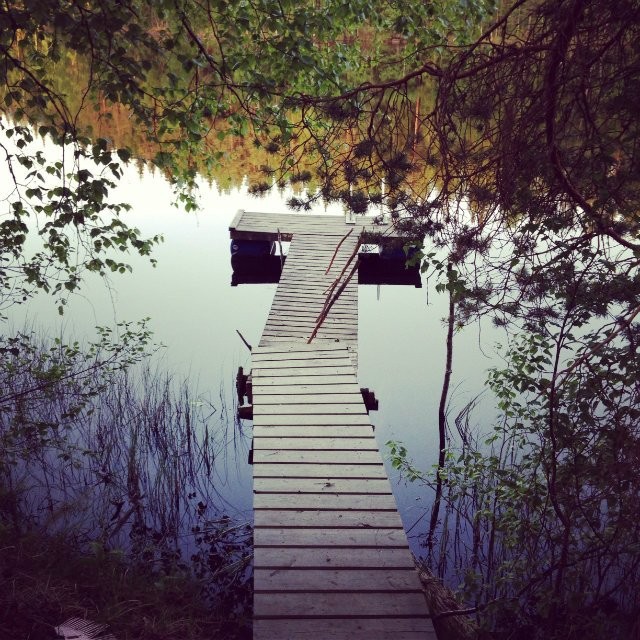 Vau! Löysin laiturin jonkun takapihalta!