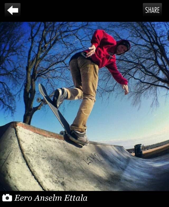 "Hyvä sijainti ja lähes aina joku kaveri mestoilla."