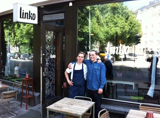 Linkon väellä on syytä hymyyn hyvän startin myötä. Kuvassa Matti Raittila (vas.) ja Panu Sauri.