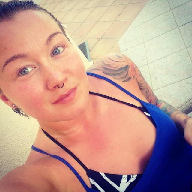 Meikki, mitä se on? En jaksanut nähdä vaivaa ehostaa kasvojani päiviksi reissun aikana. Muutama postaus sitten joku pyysikin saada nähdä kuvan minusta täysin ilman meikkiä. Joten tässä, ole hyvä :)