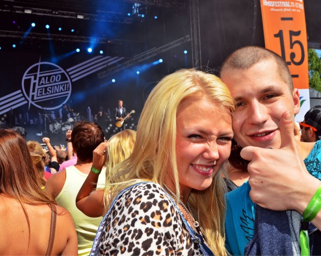 Iloista festarikansaa