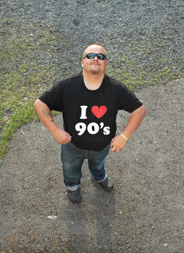 Paita sen kertoo. Ysäri on in.