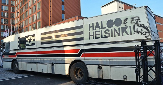 Tämä keikkabussi kätkee sisälleen tarinan jos toisen.