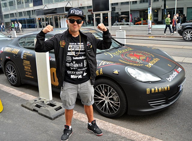 Uniikki oli fiiliksissä illan bileistä.