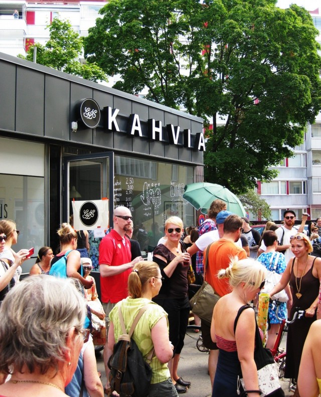 Good Life Coffee tarjoili muun muassa "vegelihiksiä." Illan tullen kaikki syötävä myytiin 1,50 eurolla ja kysyntä oli taattu.