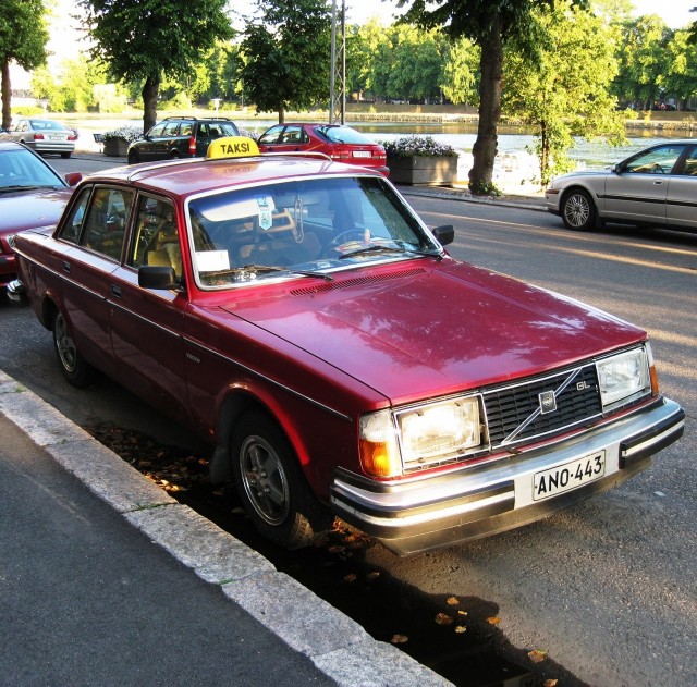 Joku oli tullut Kallio Block Partyihin Lammilta asti taksilla?