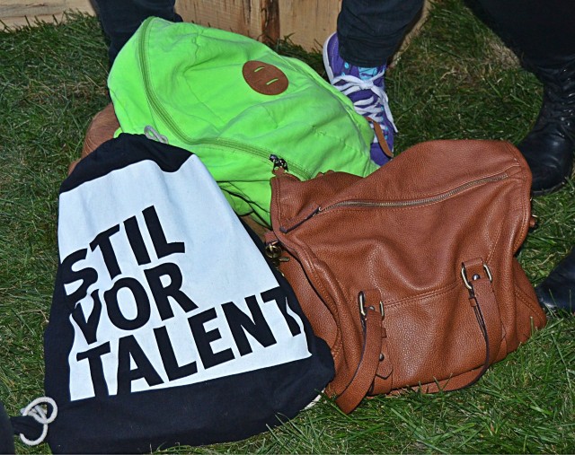 Tuo vihreä reppu toimii huutomerkin tavoin. Sua ei voi missata.