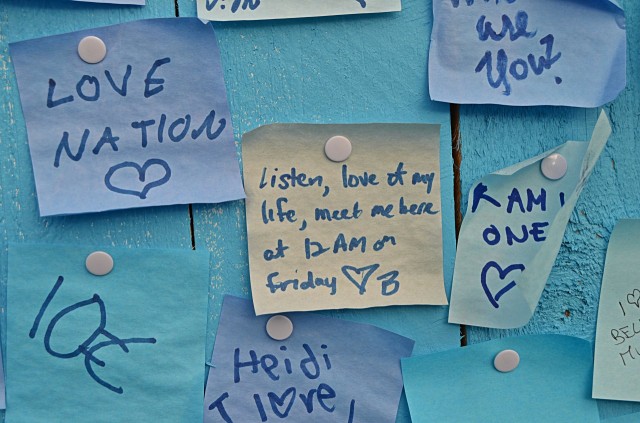 Tämä ei välttämättä taide-kategoriaan mene mutta postit-seinältä oli kiva käydä lukemassa rakkaudentäyteisiä viestejä.