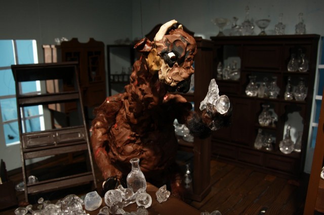 Djurbergin kristallit ovat päässeet Monsterin käsittelyyn.