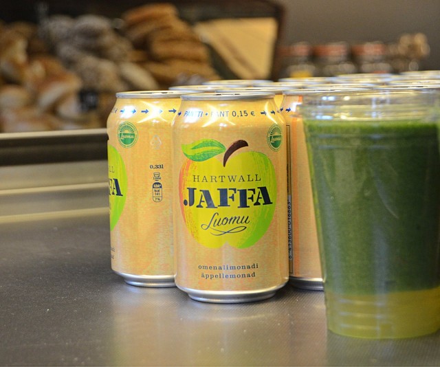 Luomu Jaffat, vierivieressä vihersmoothieiden kanssa.