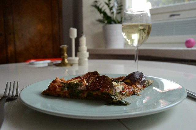 Lopussa kiitos seisoo. Ei vaan lopussa kiitos katoaa lautaselta.