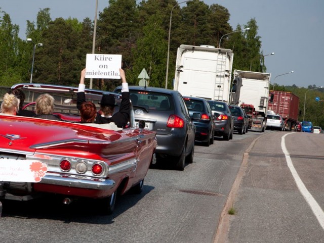 Kiire on mielentila. Lausetta sietää pohtia monessa muussakin yhteydessä.