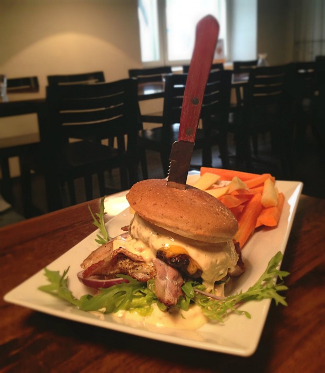 Eka burgeri vuoteen. Toimi tähän maanantaihin!