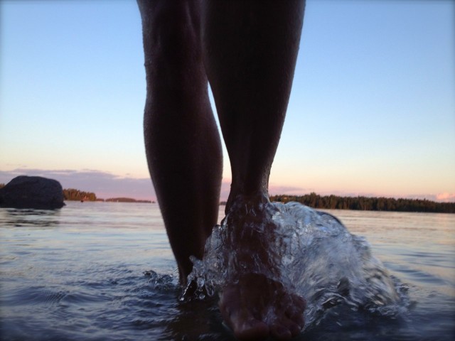 Iltalenkki auringonlaskussa. Hyvinvointipisteet täysi 10 eikä maksa mitään.