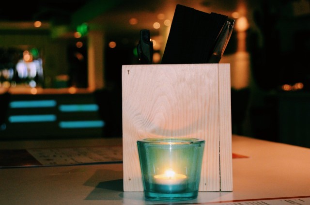 Turkoosi värimaailma tuo tunnelmaa.