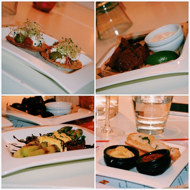 Ituja, wingsejä, parsaa. Herkkua!