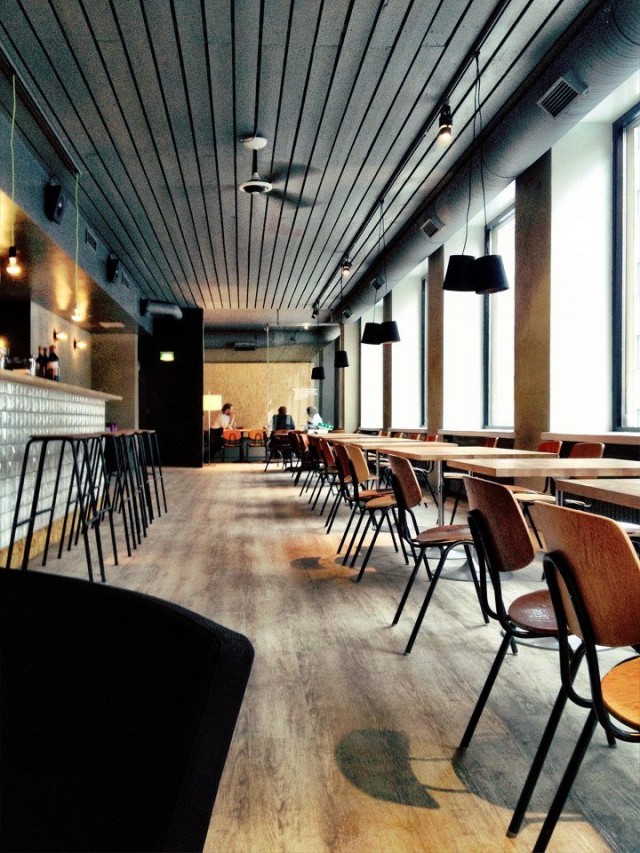 Täällä jammaillaan lauantaina, olohuoneeni, Lungberg.